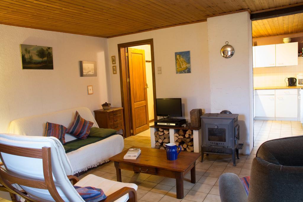 La Petite Maison Six Planes Room photo